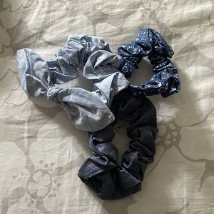 American Eagle scrunchies